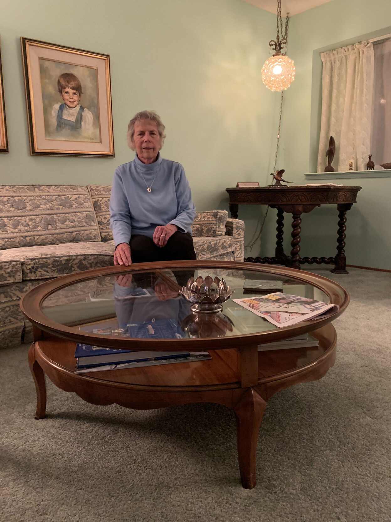Granddaughter of former Gov. Keith Neville donates original furniture to Hotel Pawnee